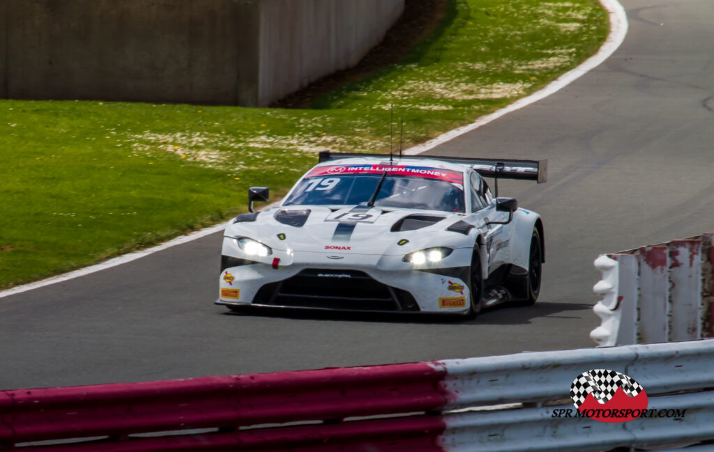 Blackthorn, Aston Martin Vantage AMR GT3.