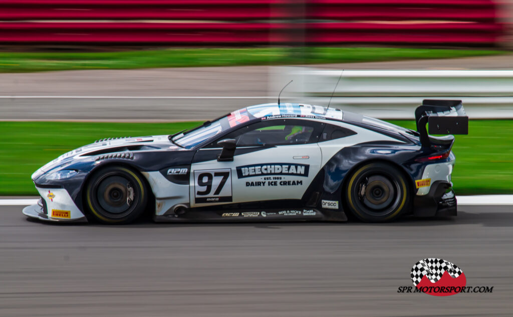 Beechdean Motorsport Ltd, Aston Martin Vantage AMR GT3.