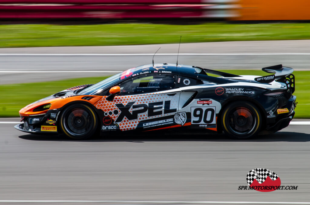 Optimum Motorsport, McLaren Artura GT4.