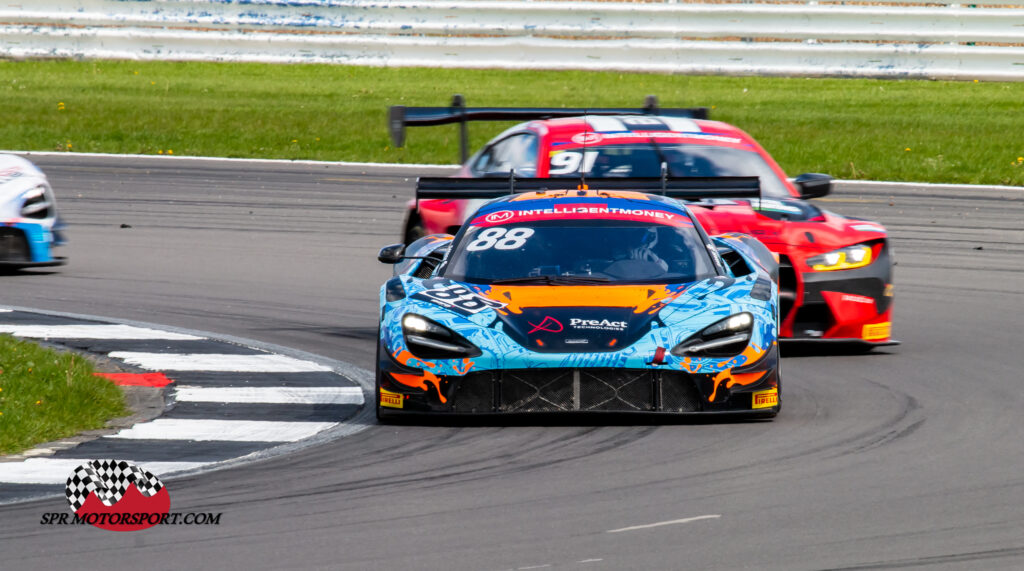 Garage 59, McLaren 720S GT3 Evo (88) / Century Motorsport, BMW M4 GT3 (91).