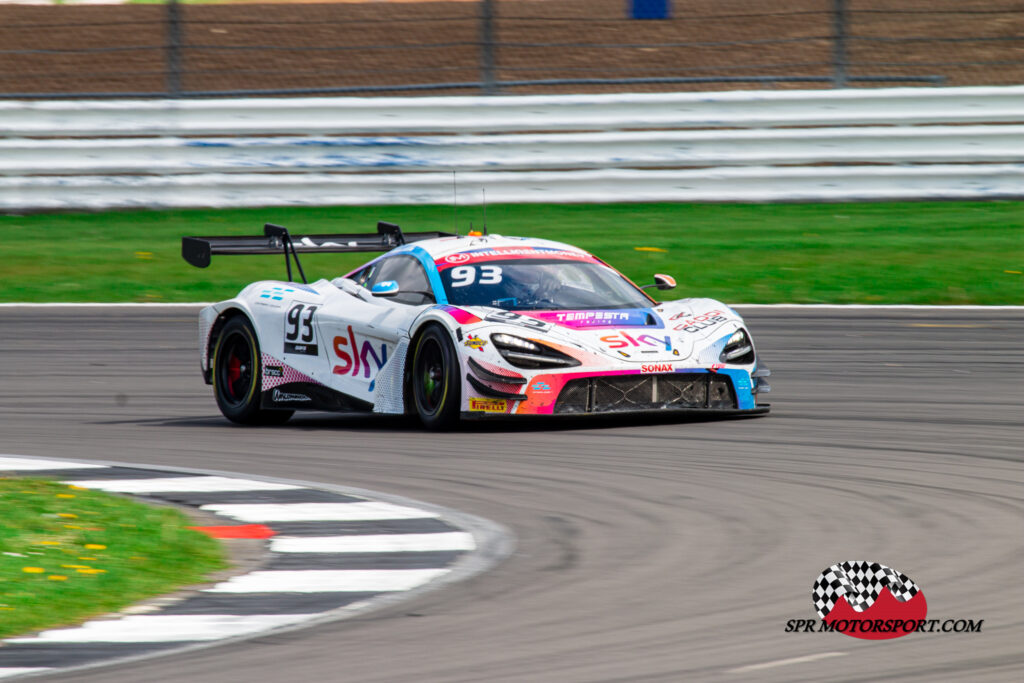 Sky Tempesta Racing, McLaren 720S GT3 Evo.