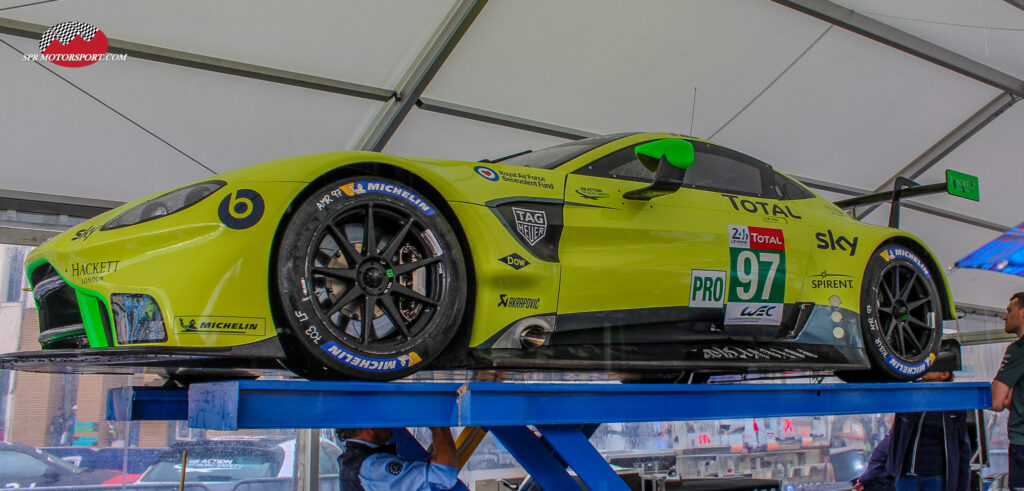 Aston Martin Racing, Aston Martin Vantage AMR.