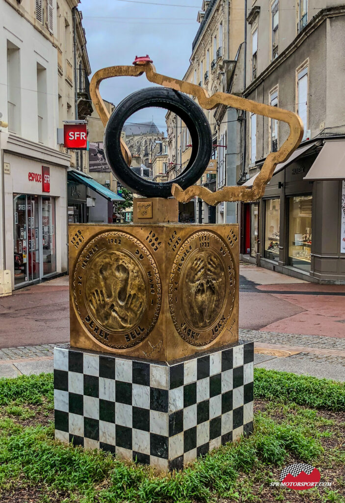 Derek Bell, Jacky Ickx and Henri Pescarolo 24 Hour Tribute Statue.