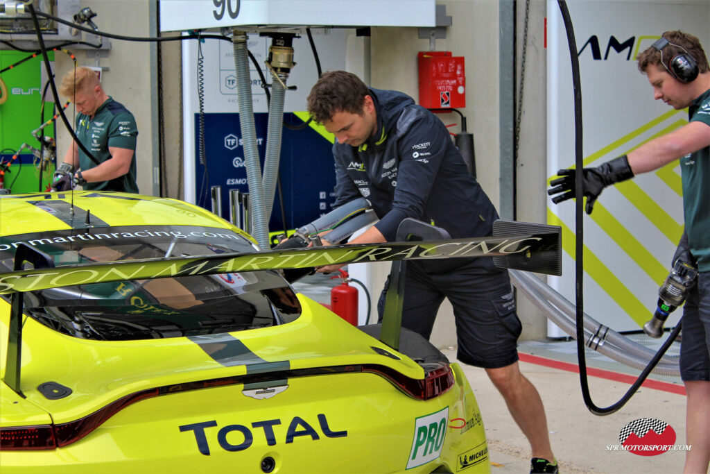 Aston Martin Racing, Aston Martin Vantage AMR.