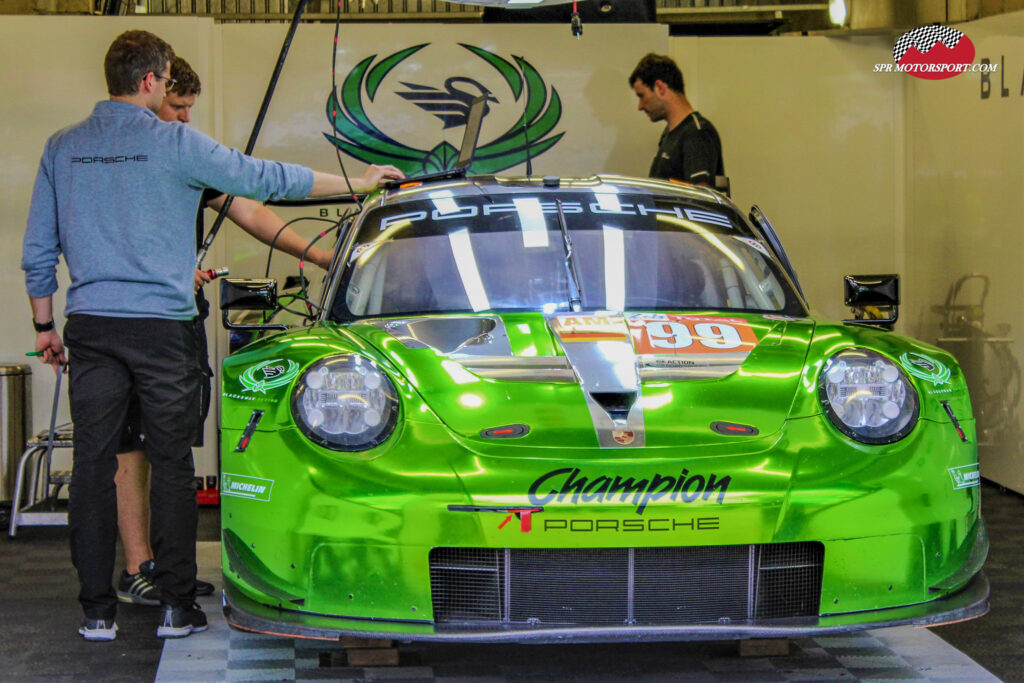 Proton Competition, Porsche 911 RSR.