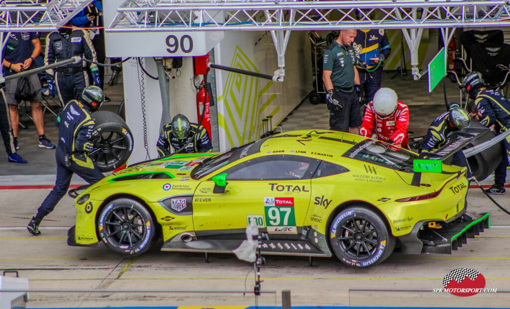 Aston Martin Racing, Aston Martin Vantage AMR.