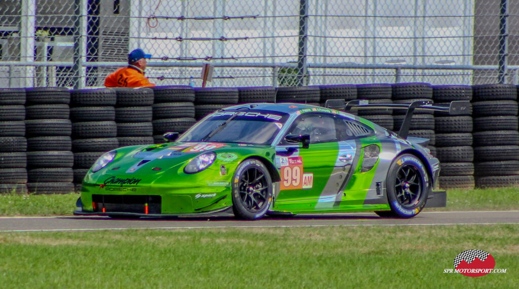 Proton Competition, Porsche 911 RSR.