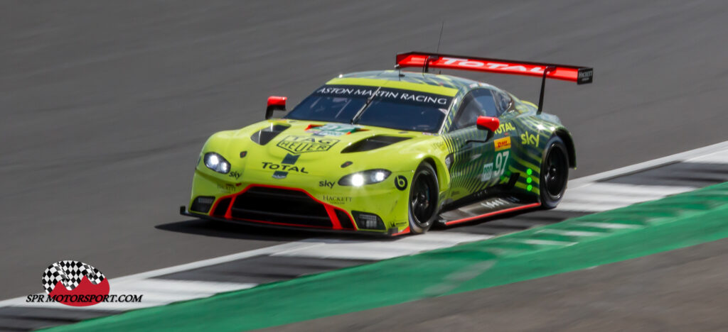 Aston Martin Racing, Aston Martin Vantage AMR.