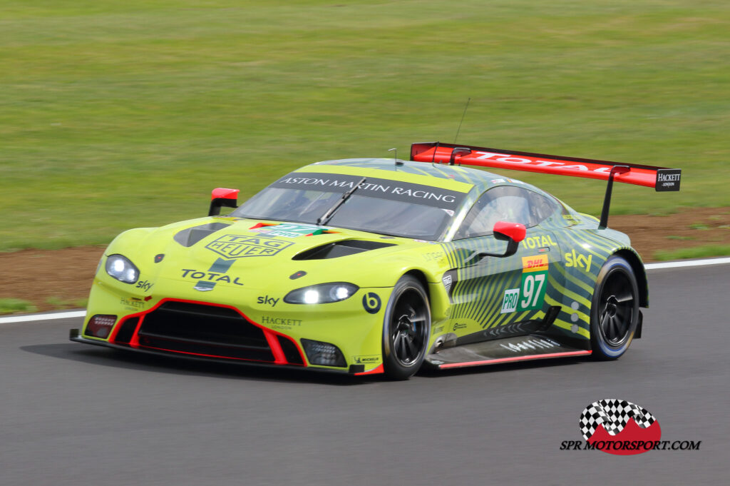 Aston Martin Racing, Aston Martin Vantage AMR.