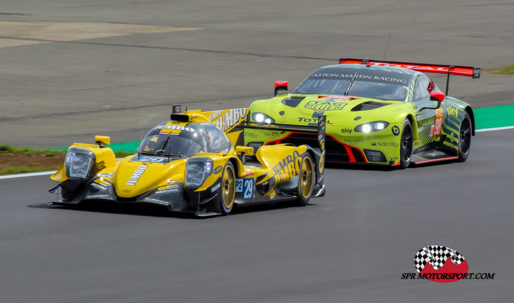 Racing Team Nederland, Oreca 07 Gibson (29) / Aston Martin Racing, Aston Martin Vantage AMR (98).