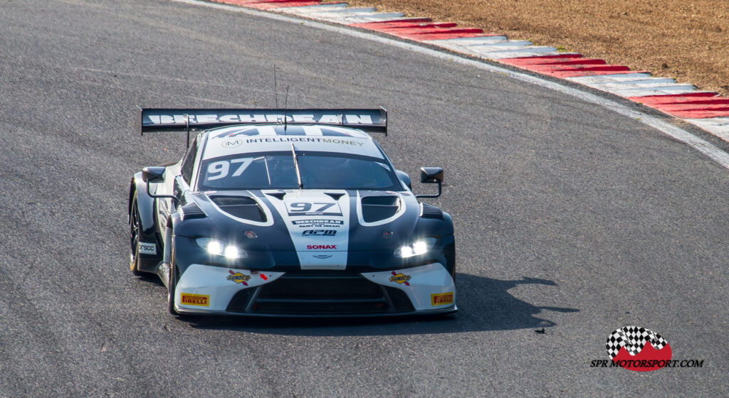 Beechdean Motorsport Ltd, Aston Martin Vantage AMR GT3.