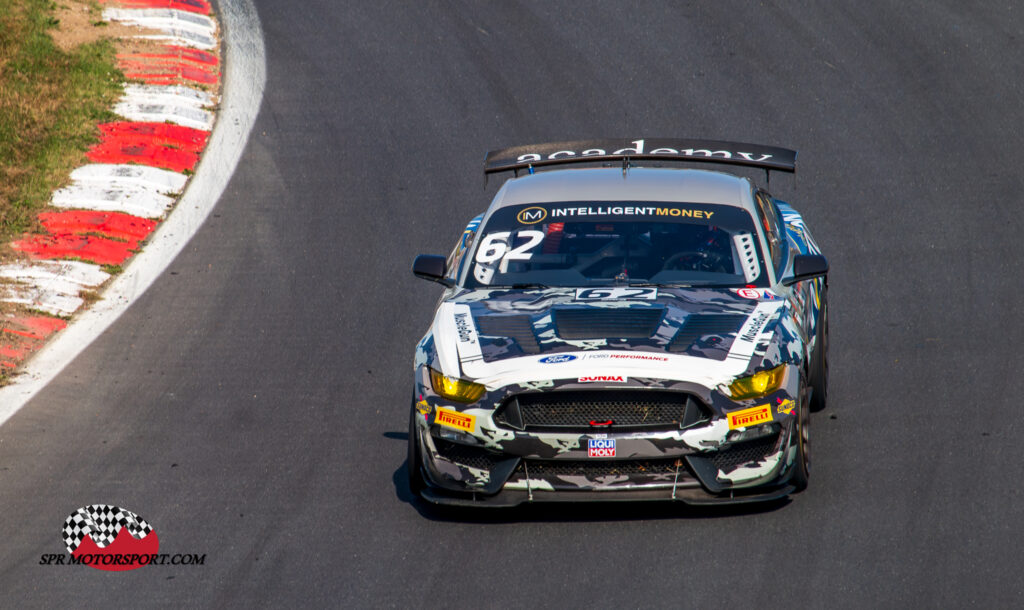 Academy Motorsport, Ford Mustang GT4.