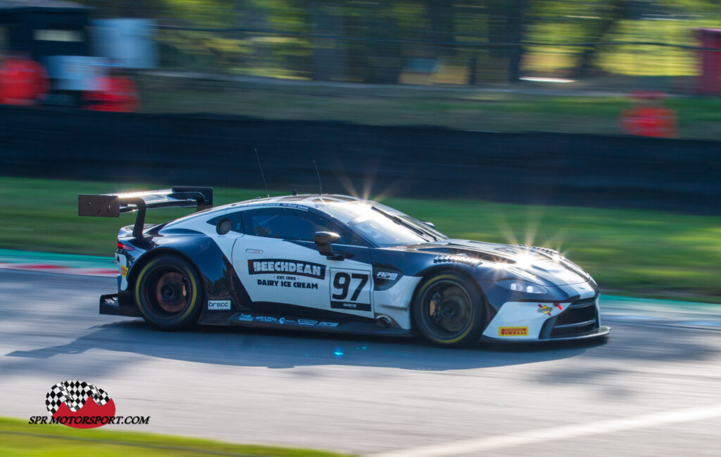 Beechdean Motorsport Ltd, Aston Martin Vantage AMR GT3.