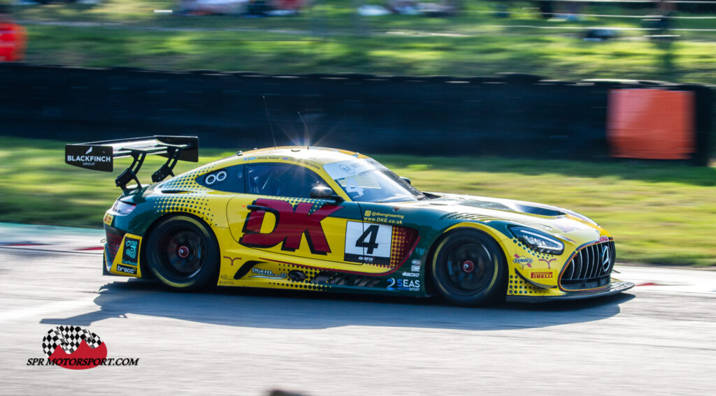 2 Seas Motorsport, Mercedes-AMG GT3 Evo.