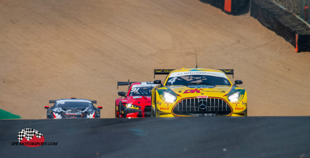 2 Seas Motorsport, Mercedes-AMG GT3 Evo (4) / Century Motorsport, BMW M4 GT3 (91).