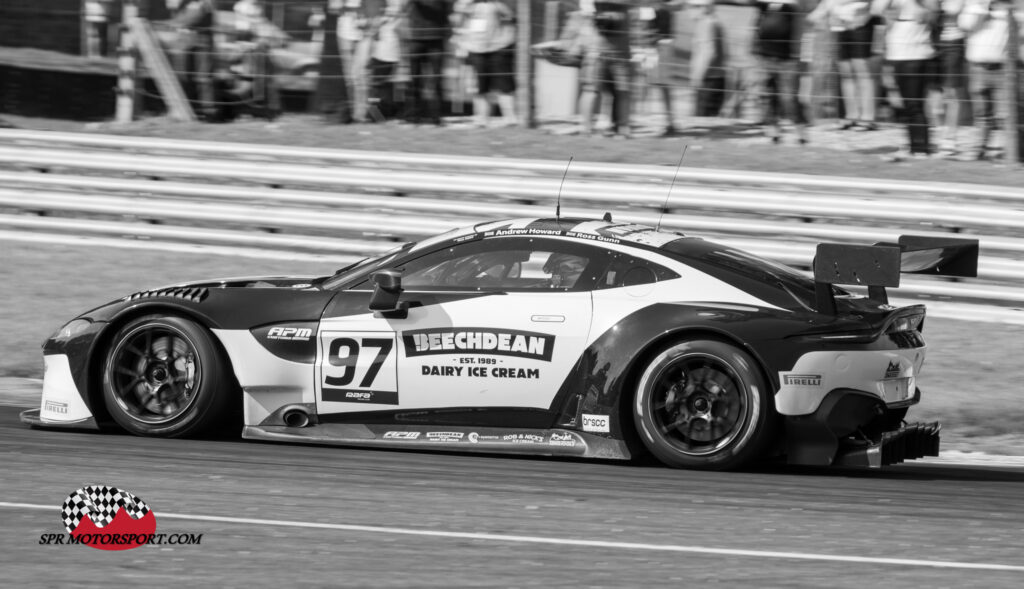 Beechdean Motorsport Ltd, Aston Martin Vantage AMR GT3.