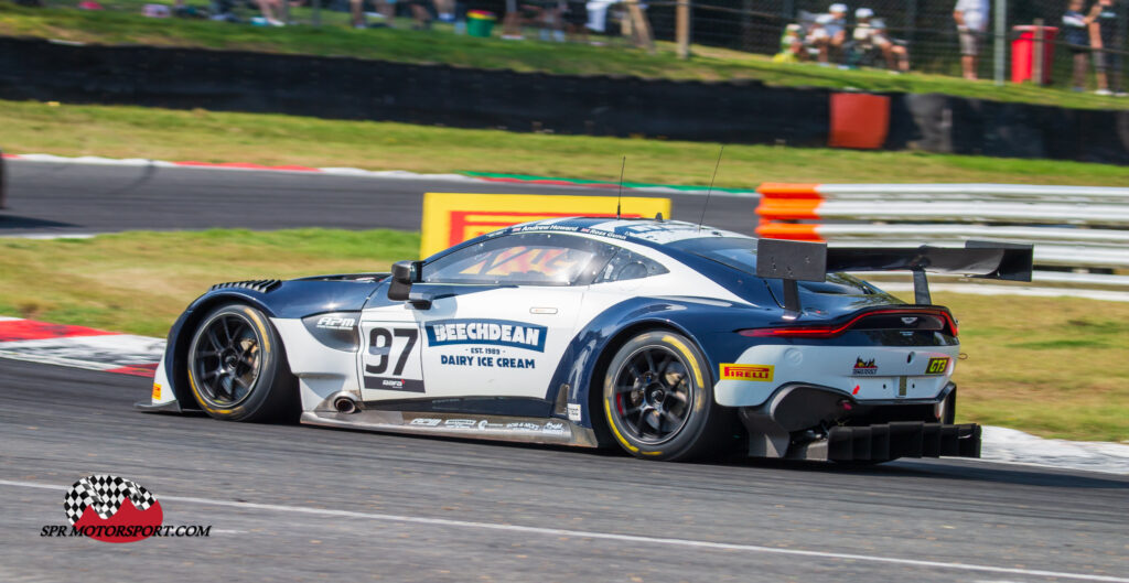 Beechdean Motorsport Ltd, Aston Martin Vantage AMR GT3.