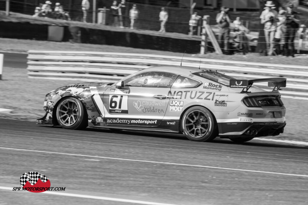 Academy Motorsport, Ford Mustang GT4.