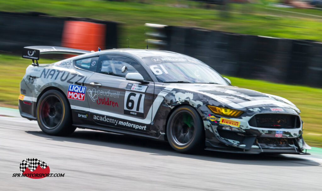 Academy Motorsport, Ford Mustang GT4.