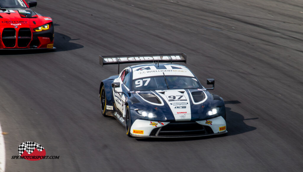 Beechdean Motorsport Ltd, Aston Martin Vantage AMR GT3.