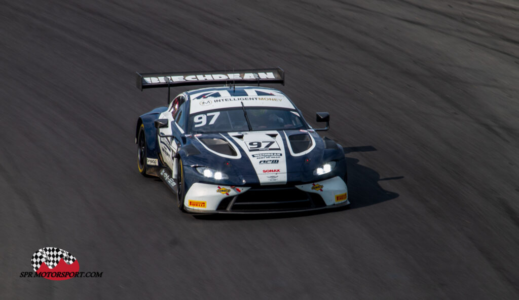 Beechdean Motorsport Ltd, Aston Martin Vantage AMR GT3.