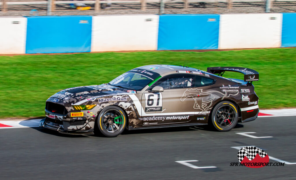 Academy Motorsport, Ford Mustang GT4.