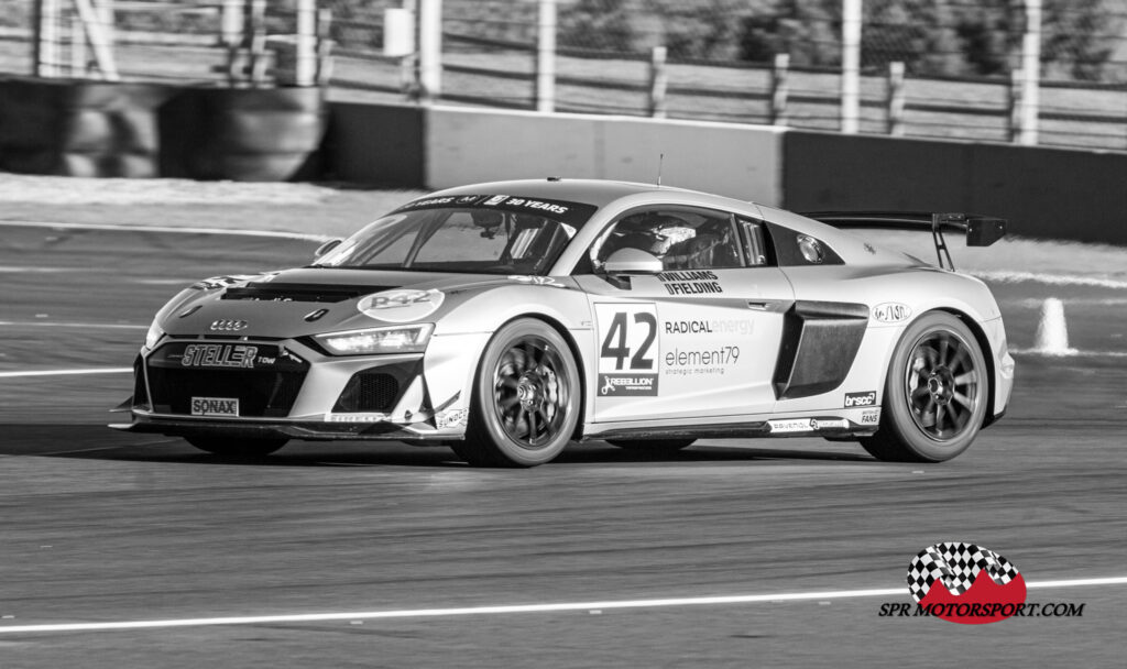 Steller Motorsport, Audi R8 LMS GT4.