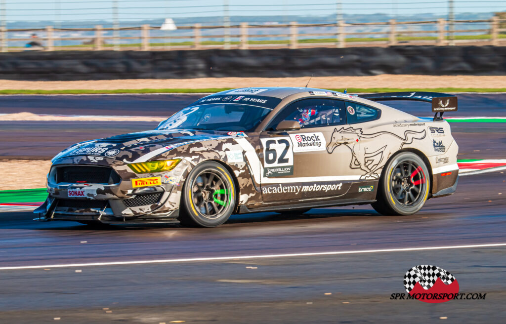 Academy Motorsport, Ford Mustang GT4.