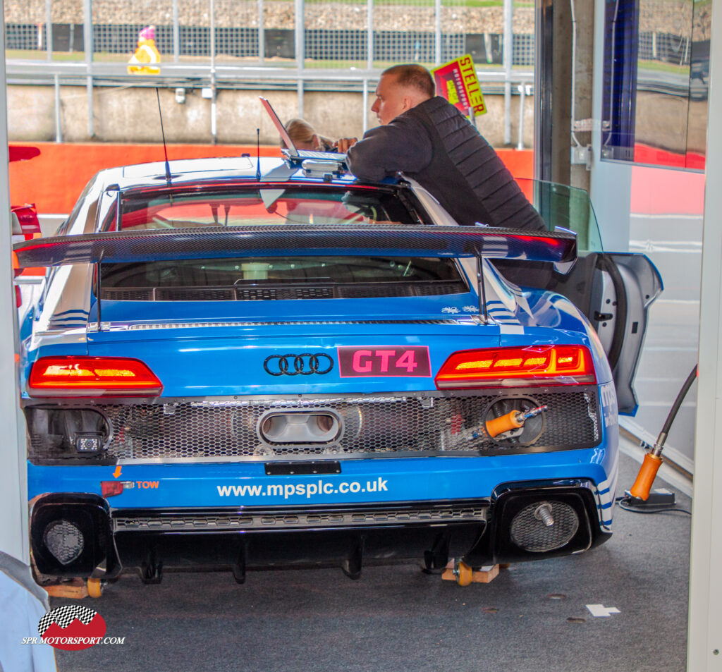 Steller Motorsport, Audi R8 LMS GT4.