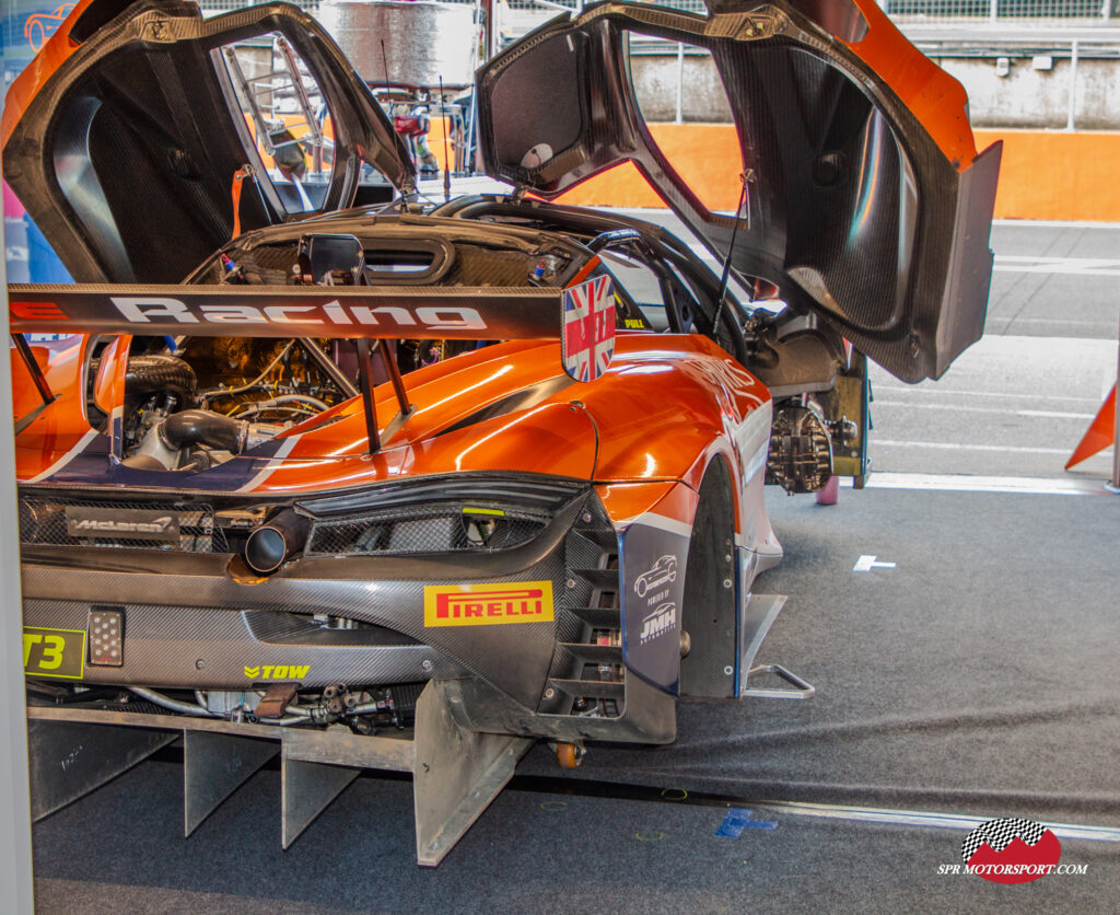 Orange Racing by JMH, McLaren 720S GT3 Evo.