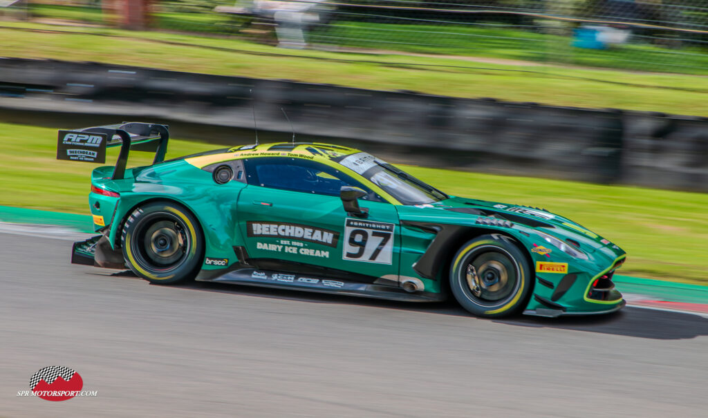 Beechdean Motorsport Ltd, Aston Martin Vantage AMR GT3 Evo.