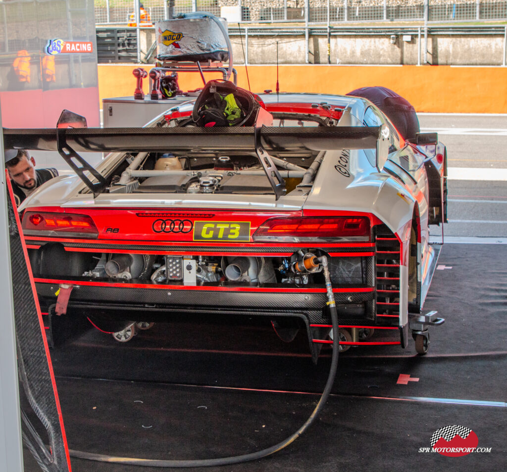 J and S Racing, Audi R8 LMS GT3 Evo II.