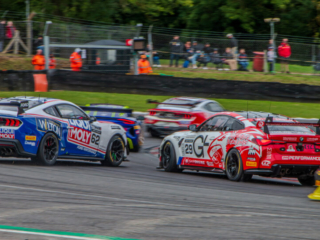 Academy Motorsport Ltd, Ford Mustang GT4 2024 (62) / Century Motorsport, BMW M4 GT4 (29).