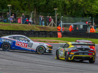 Academy Motorsport Ltd, Ford Mustang GT4 2024 (62) / Toyota Gazoo Racing UK, Toyota GR Supra GT4 Evo (44).