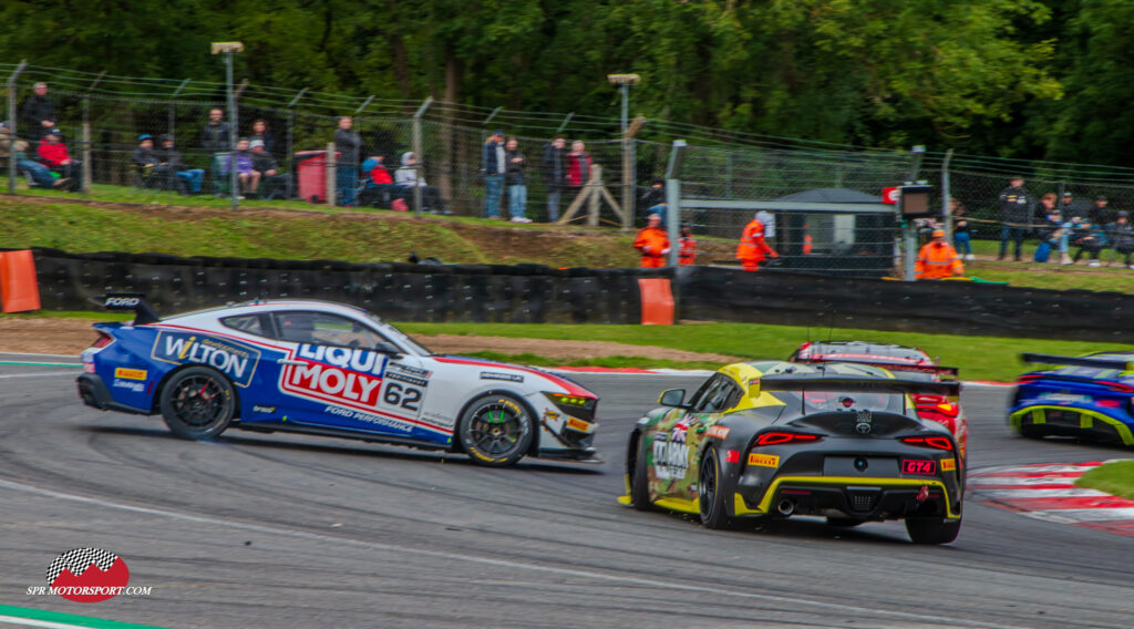 Academy Motorsport Ltd, Ford Mustang GT4 2024 (62) / Toyota Gazoo Racing UK, Toyota GR Supra GT4 Evo (44).