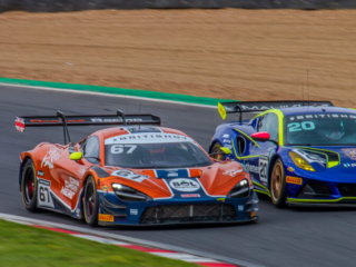 Orange Racing by JMH, McLaren 720S GT3 Evo (67) / Mahiki Racing, Lotus Emira GT4 (20).