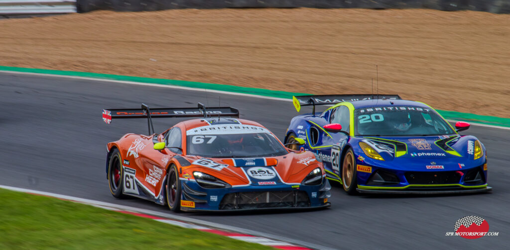 Orange Racing by JMH, McLaren 720S GT3 Evo (67) / Mahiki Racing, Lotus Emira GT4 (20).