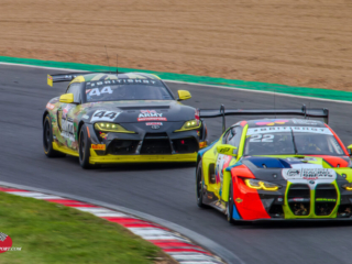 Century Motorsport, BMW M4 GT3 (22) / Toyota Gazoo Racing UK, Toyota GR Supra GT4 Evo (44).