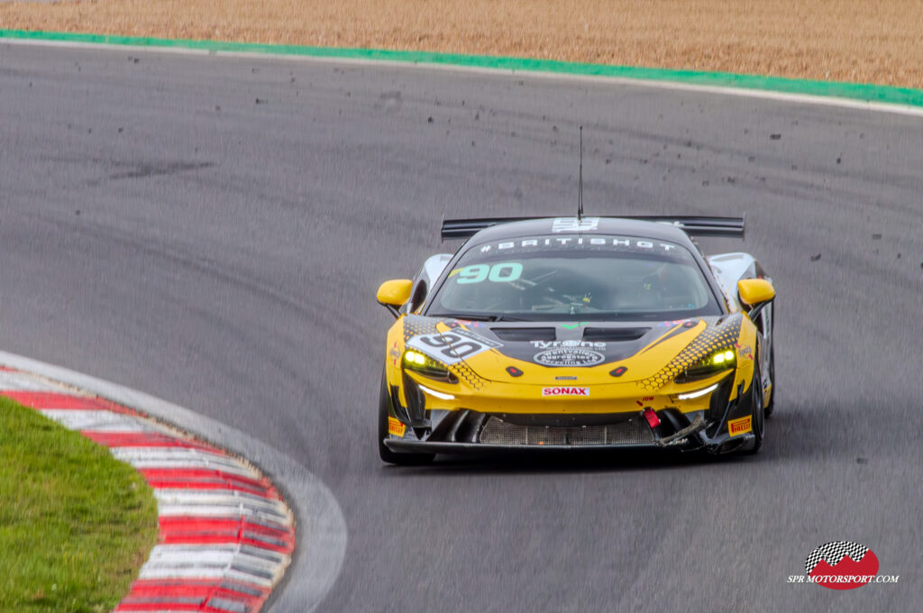 Optimum Motorsport, McLaren Artura GT4.