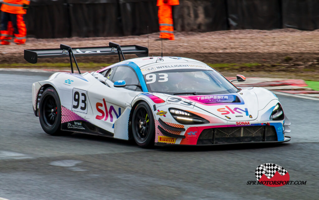 Sky Tempesta Racing, McLaren 720S GT3.