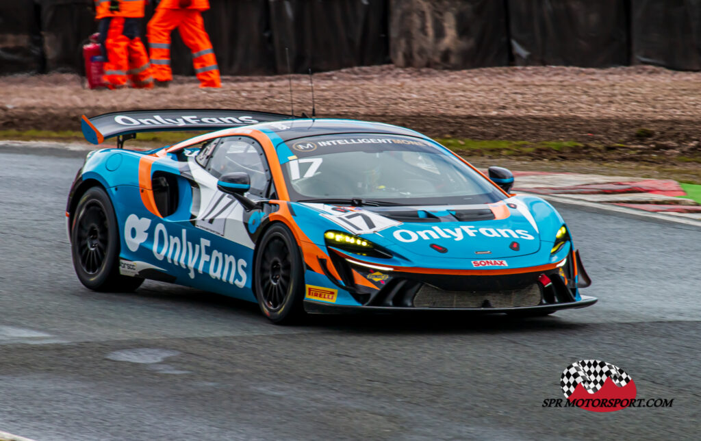 Enduro Motorsport, McLaren Artura GT4.