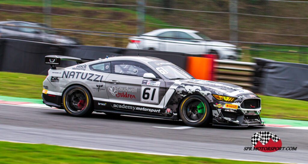 Academy Motorsport, Ford Mustang GT4.