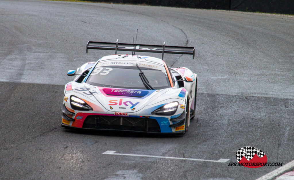 Sky Tempesta Racing, McLaren 720S GT3.