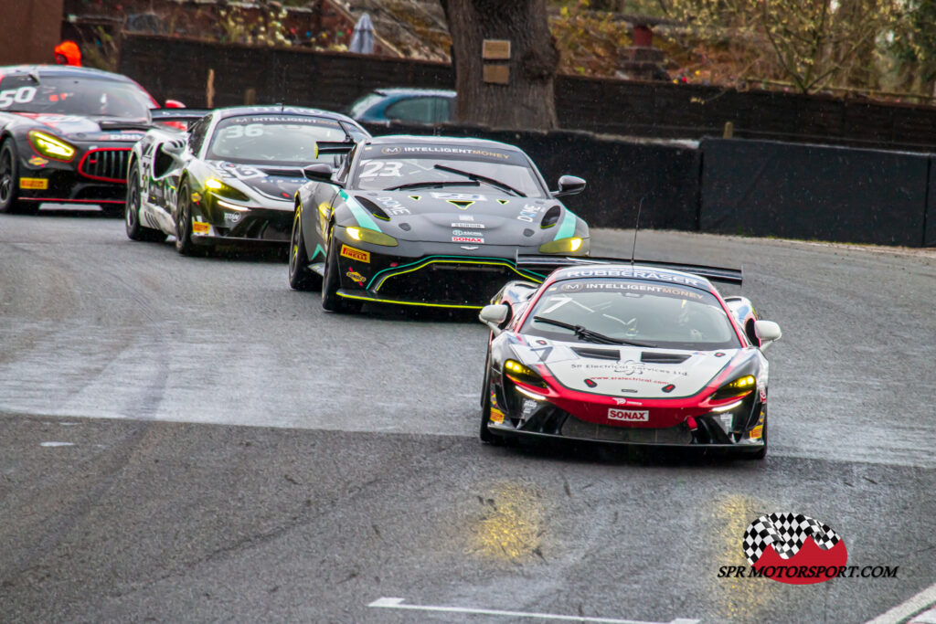 Paddock Motorsport, McLaren Artura GT4 (7) / R Racing, Aston Martin Vantage GT4 (23) / DTO Motorsport, McLaren Artura GT4 (36).