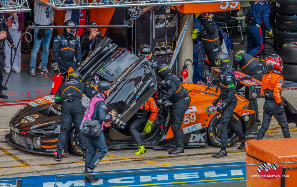 Grégoire Saucy, (Out) / United Autosports, McLaren 720S LMGT3 Evo.