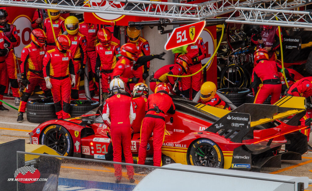 James Calado, (In) / Antonio Giovinazzi, (Out) / Ferrari AF Corse, Ferrari 499P.