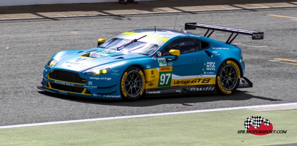 Aston Martin Racing, Aston Martin Vantage.