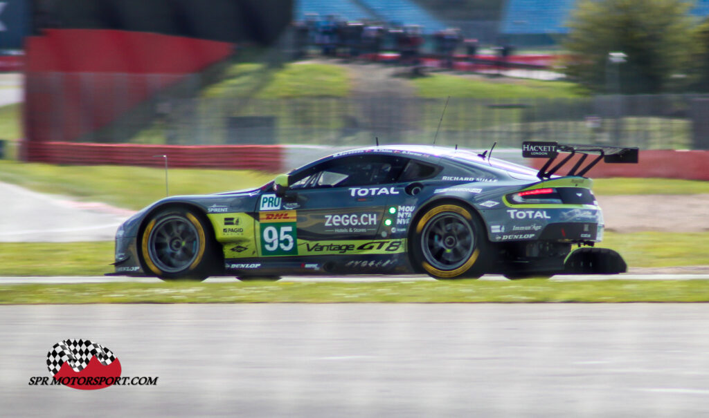 Aston Martin Racing, Aston Martin Vantage.