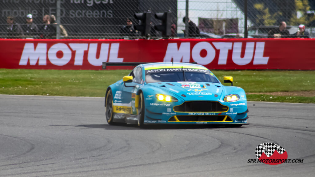 Aston Martin Racing, Aston Martin Vantage.