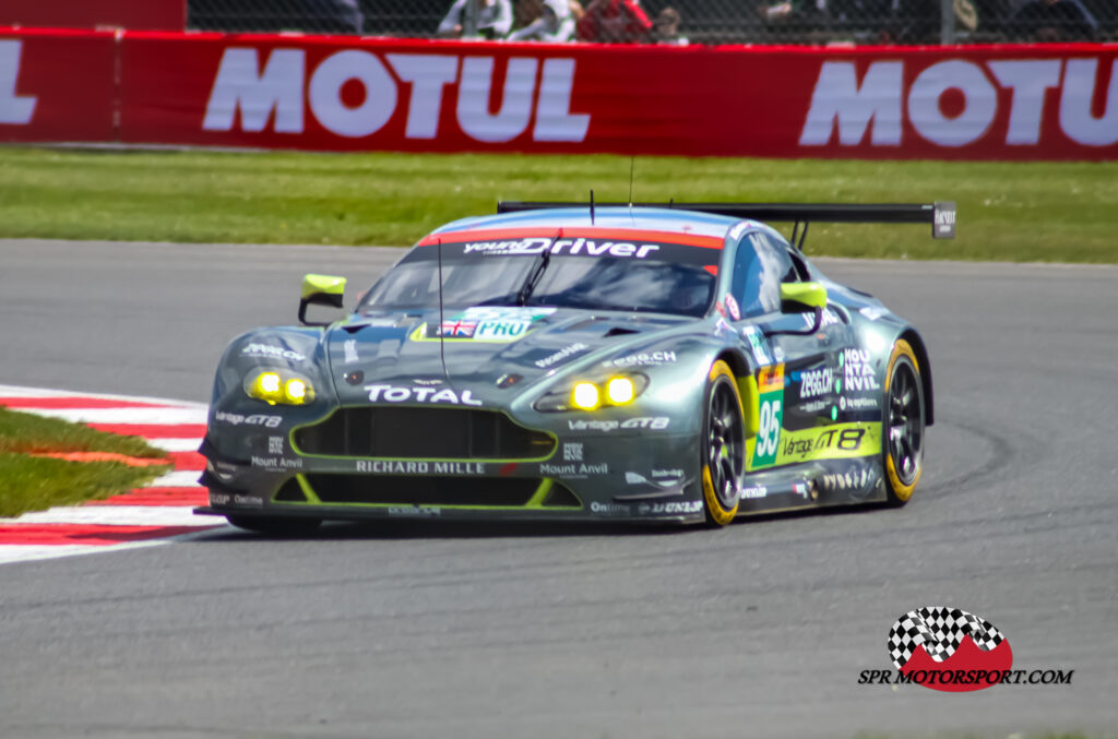 Aston Martin Racing, Aston Martin Vantage.